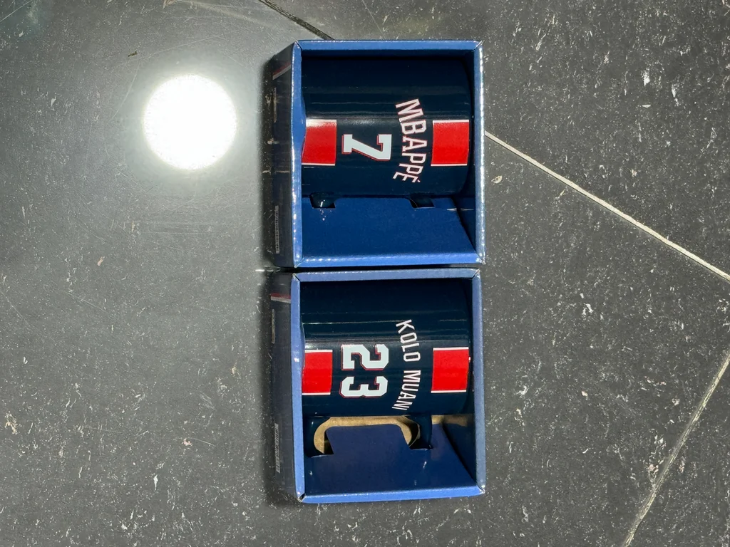 Lot de 2 mugs PSG – Mbappé & Kolo Muani – Bleu / Blanc / Rouge – photo 2